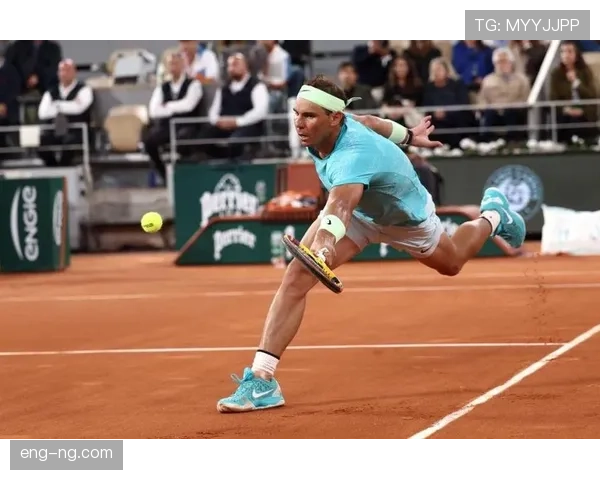 纳达尔今天穿得像去开派对，结果球场爆发力跟平时两码事？